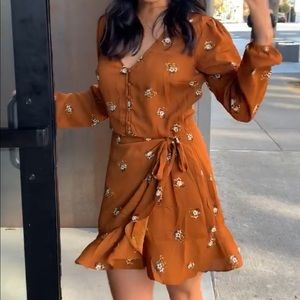 Size MAbercrombie and Fitch long Sleeve wrap dress